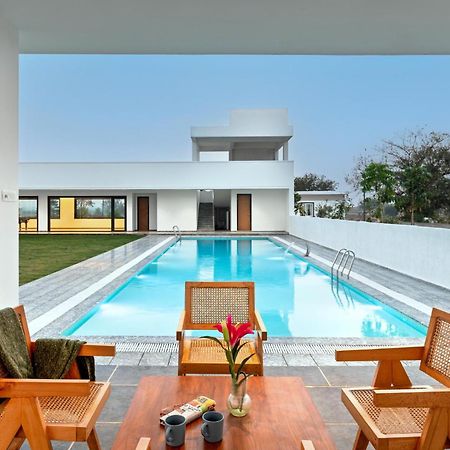 Stayvista At Aj House With Pvt Pool & Projector Set-Up Hyderabad Exterior foto